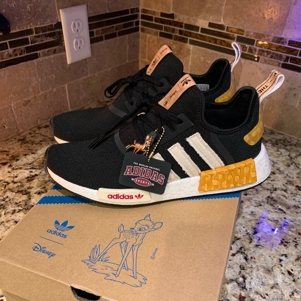 adidas NMD R1
Disney Bambi (Women's)